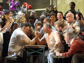 Olivier Award a Michieletto e Pappano per 'Cavalleria rusticana' e 'Pagliacci' Olivier Award a Michieletto e Pappano per 'Cavalleria rusticana' e 'Pagliacci'